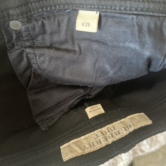 Authentic Black BURBERRY jeans for women. - Picture 7 of 7